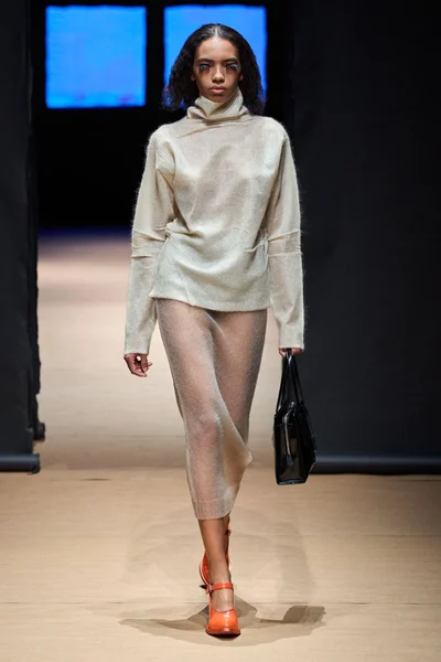 Look 22